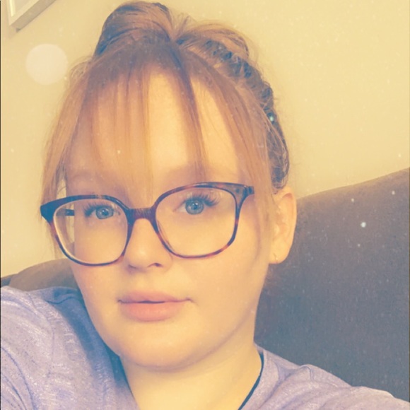 Meet your Posher, Emily - Picture 1 of 1